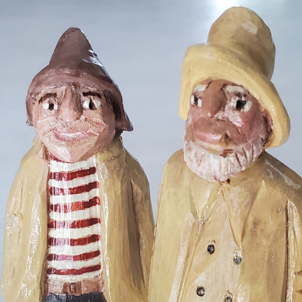 Pair of Handcarved Handpainted Wood Fisherman Signed and Dated Vintage - Picture 9 of 9